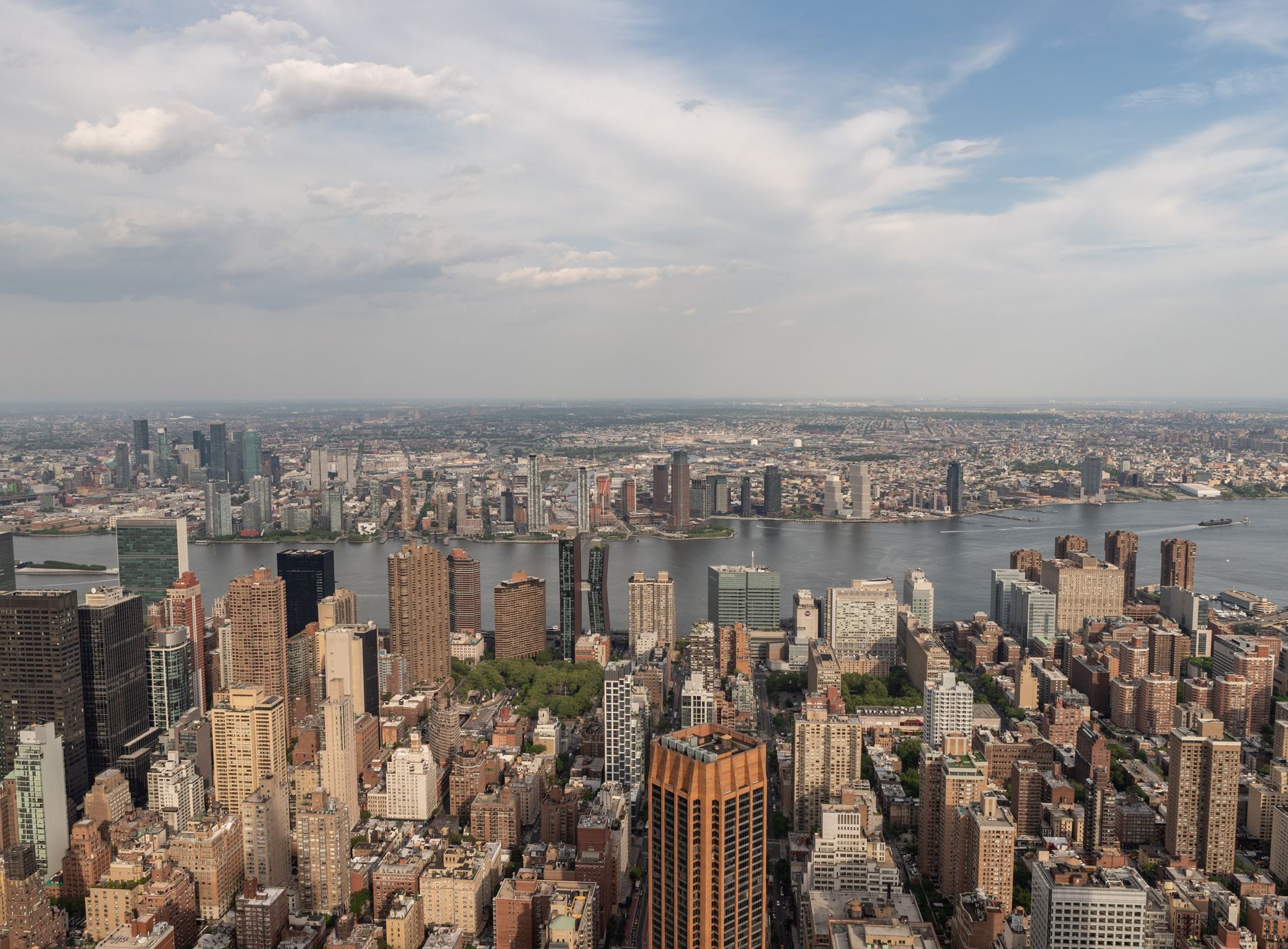 Aerial view of Manhattan and the East River